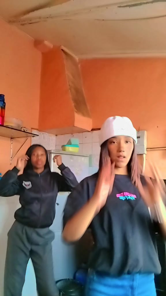 @Nainastubborn 🤭🤪🤞