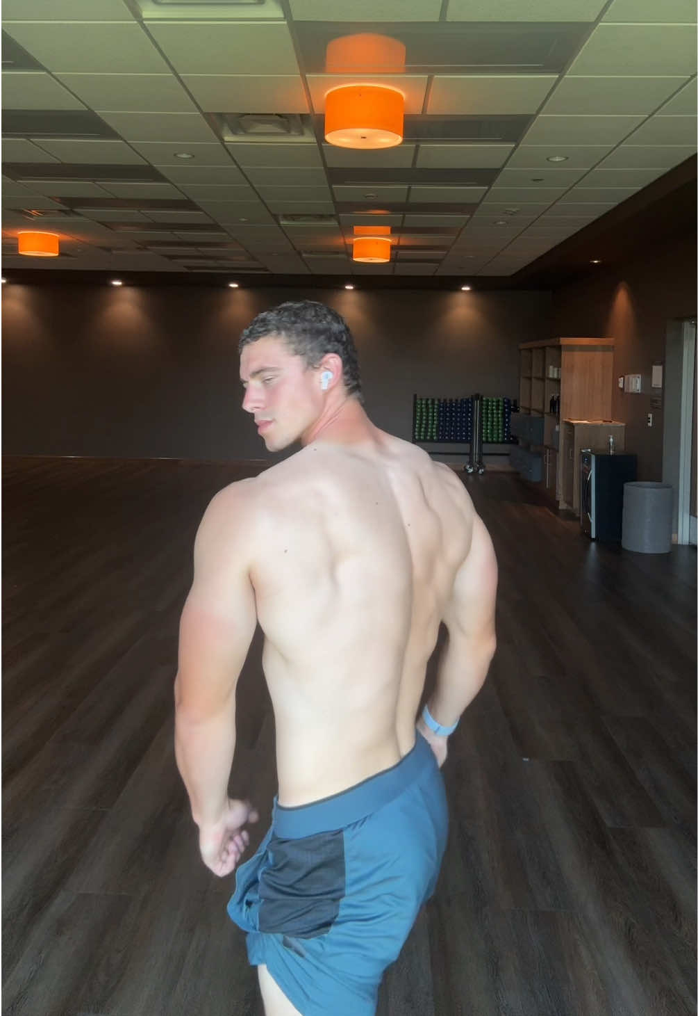@curly.