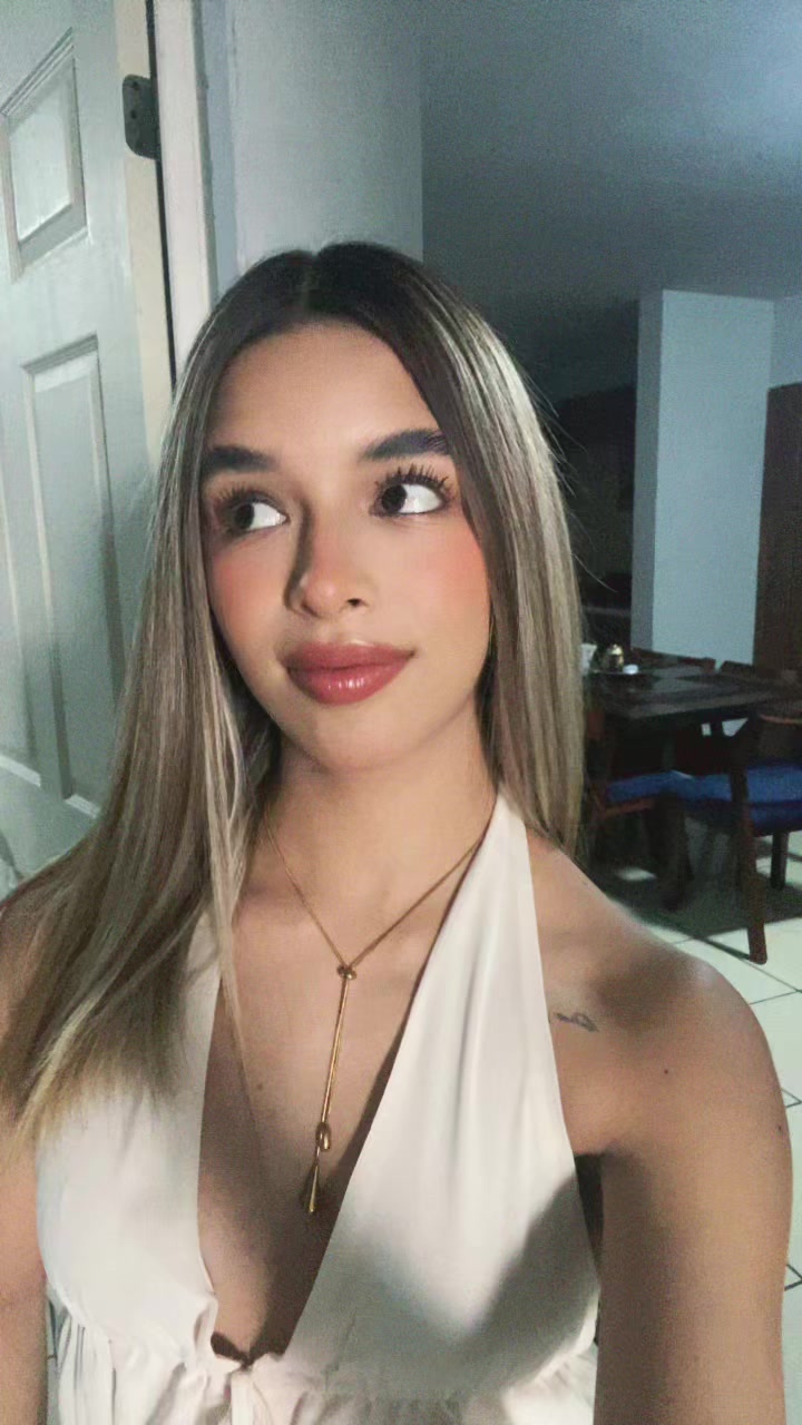 @𝒴
