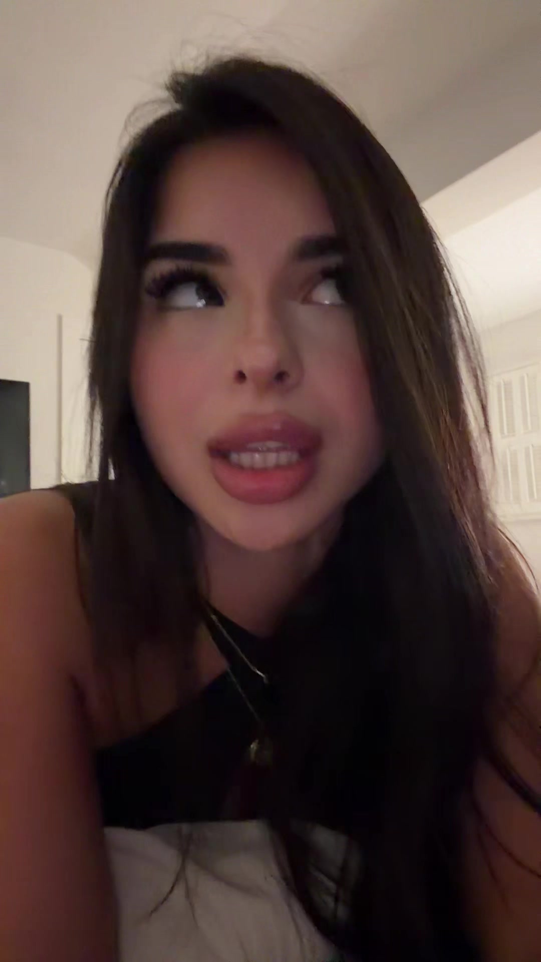 @vickyguez