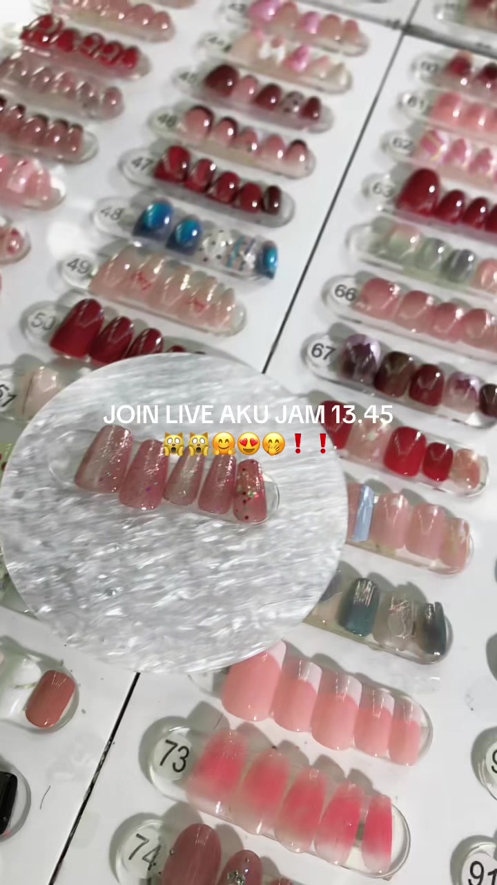 @Molly Nails Ind