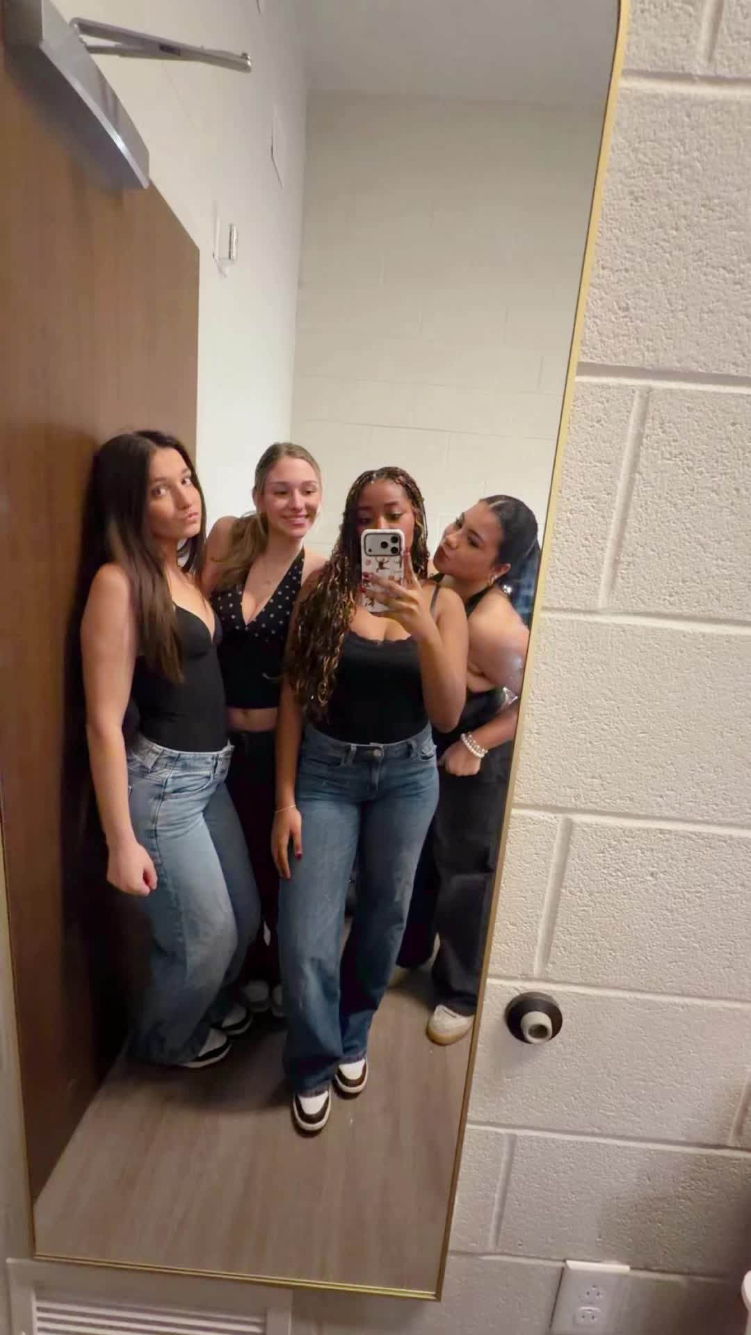 @Maya🦩