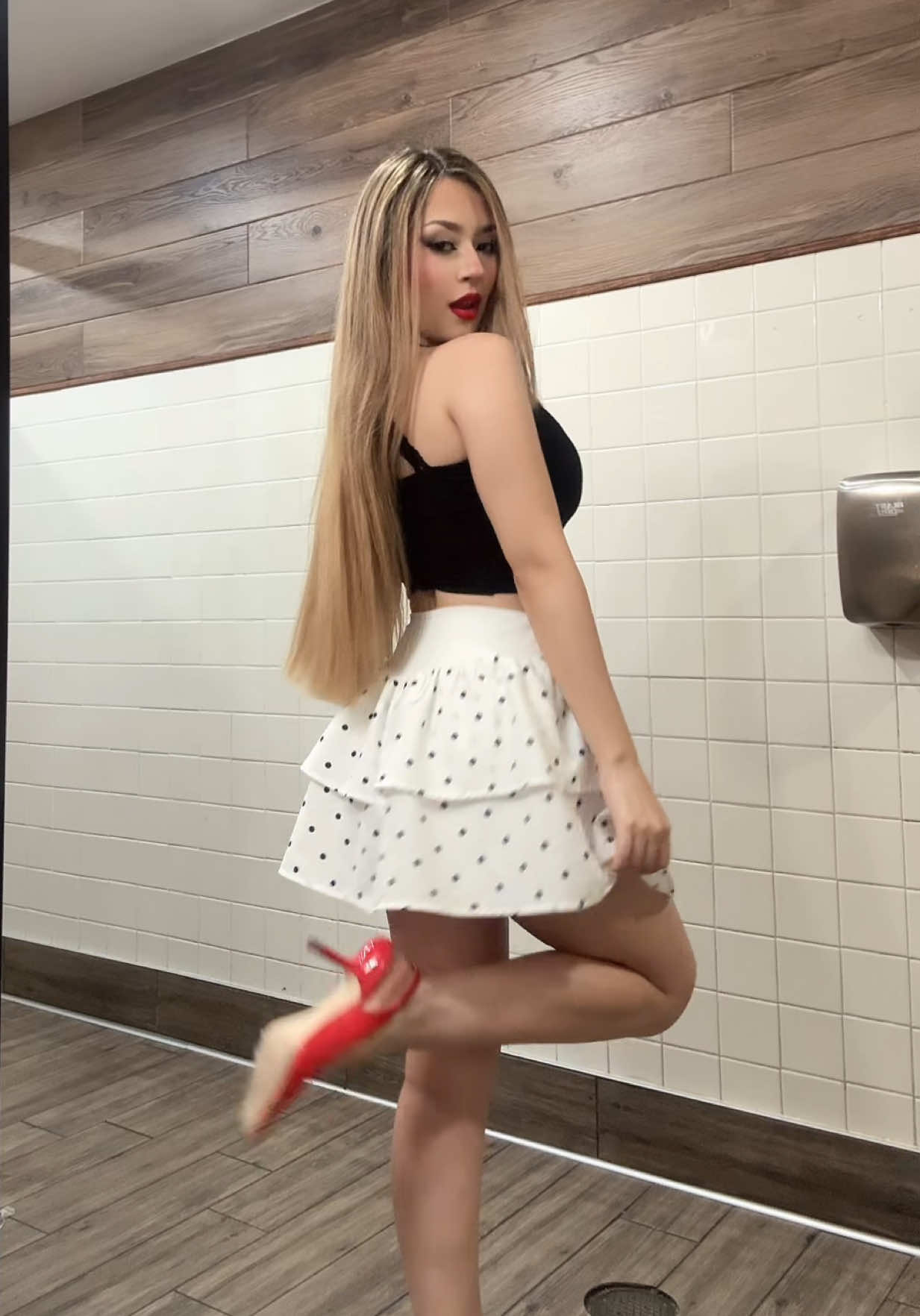 @Andrea♡‧₊˚