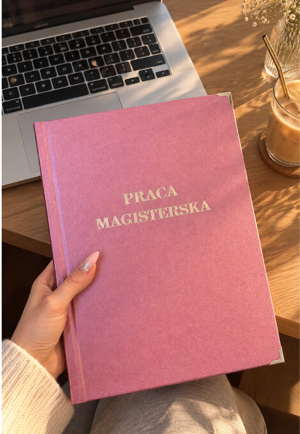 @Anna•Glow Diaries