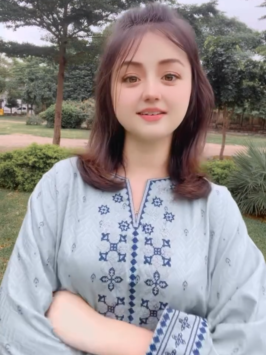 @Sara khan 💔