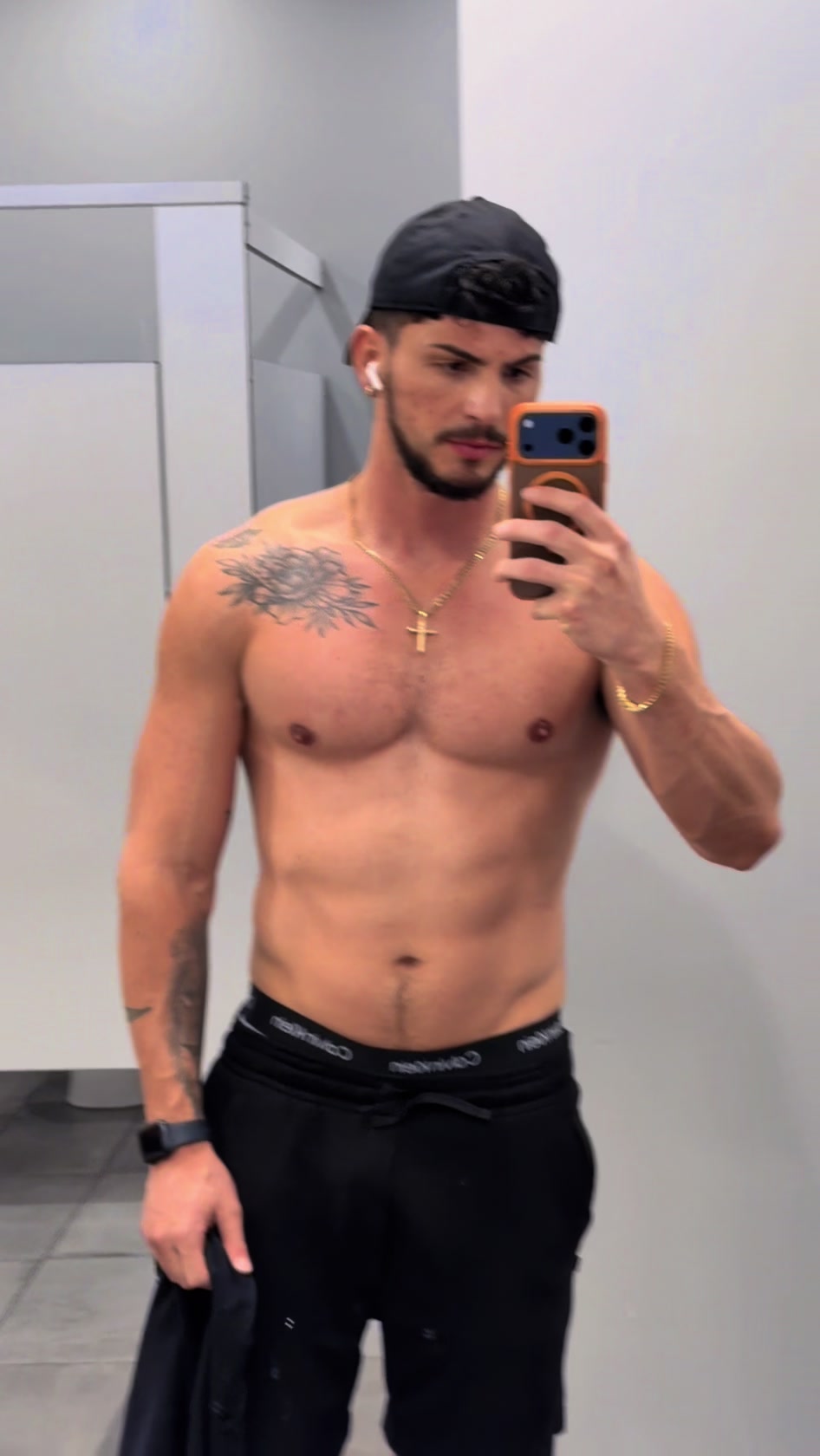 @Alejandro ๐ฆ
๐๐
