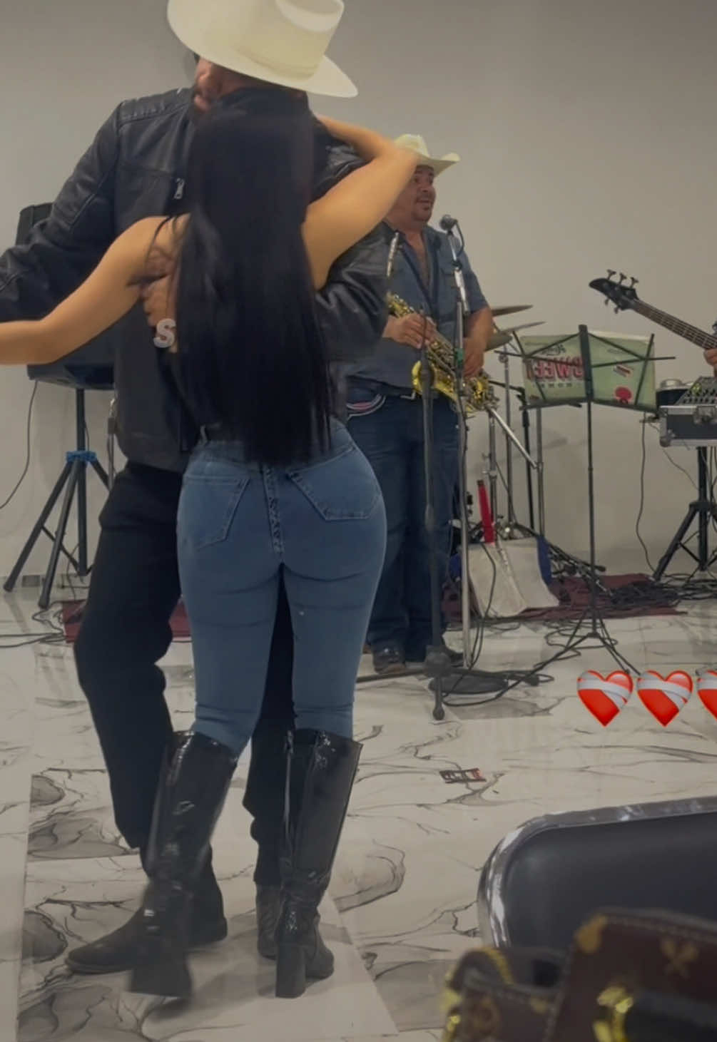 @Baileando