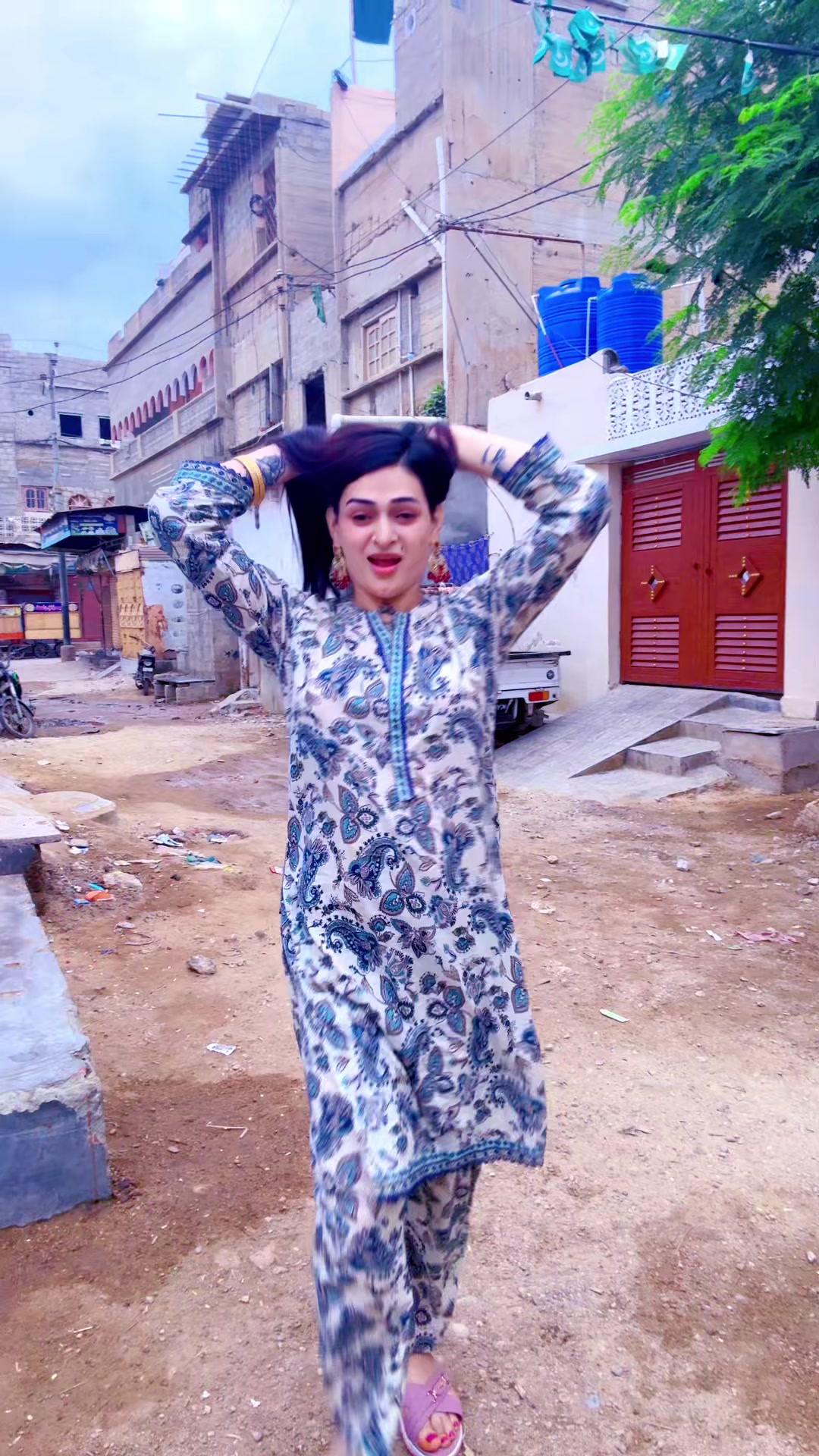 @Misses Karachi zindage