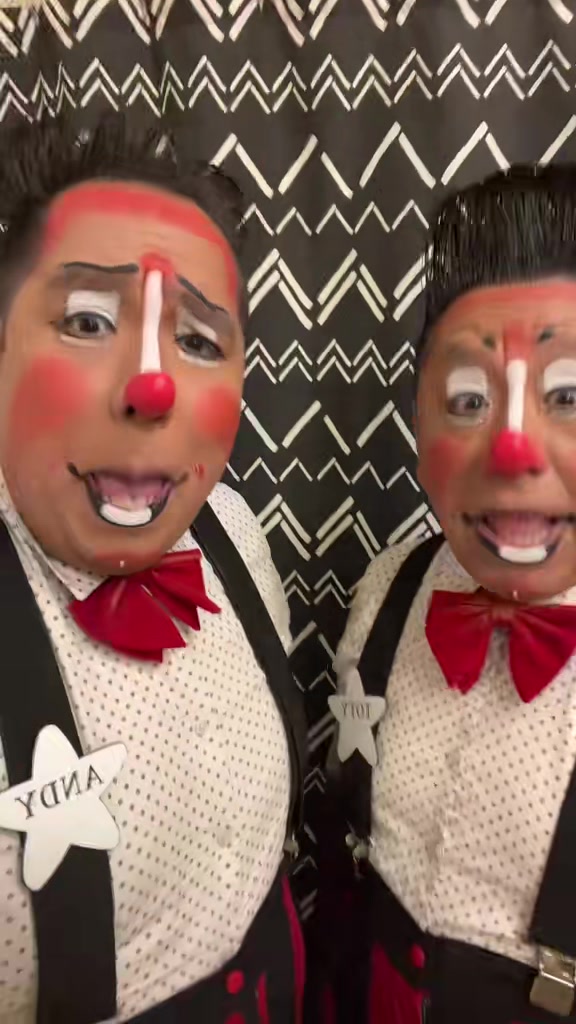 @Toty & Andy the Clowns