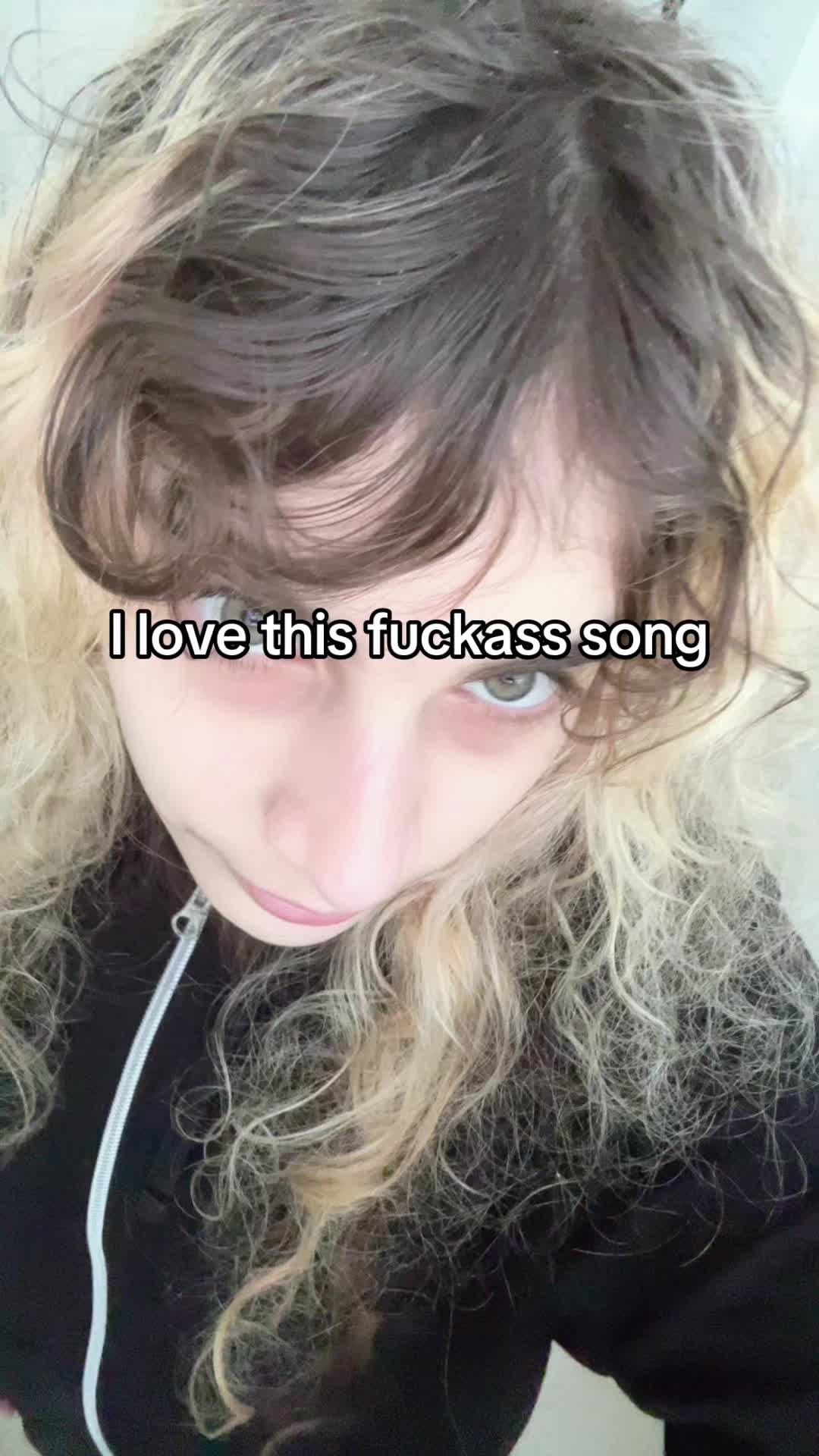 @yena