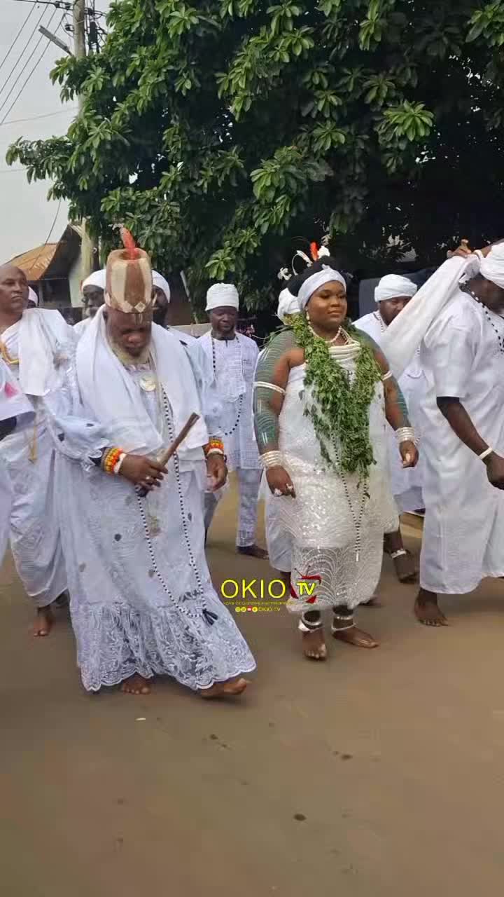@HRM Wor Yoomo Naa Ayemuerde