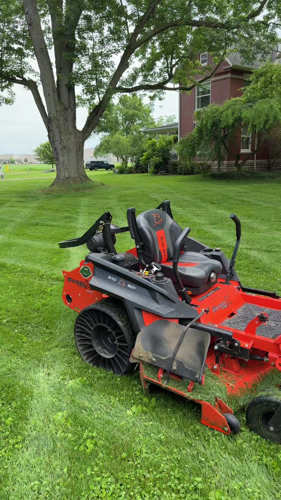 @LEGENDARY LAWNCARE
