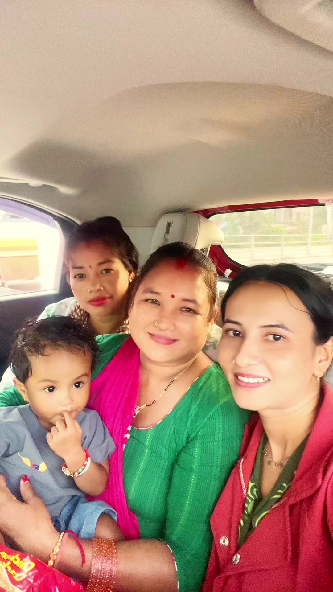 @🧿Shanta tharu🧿