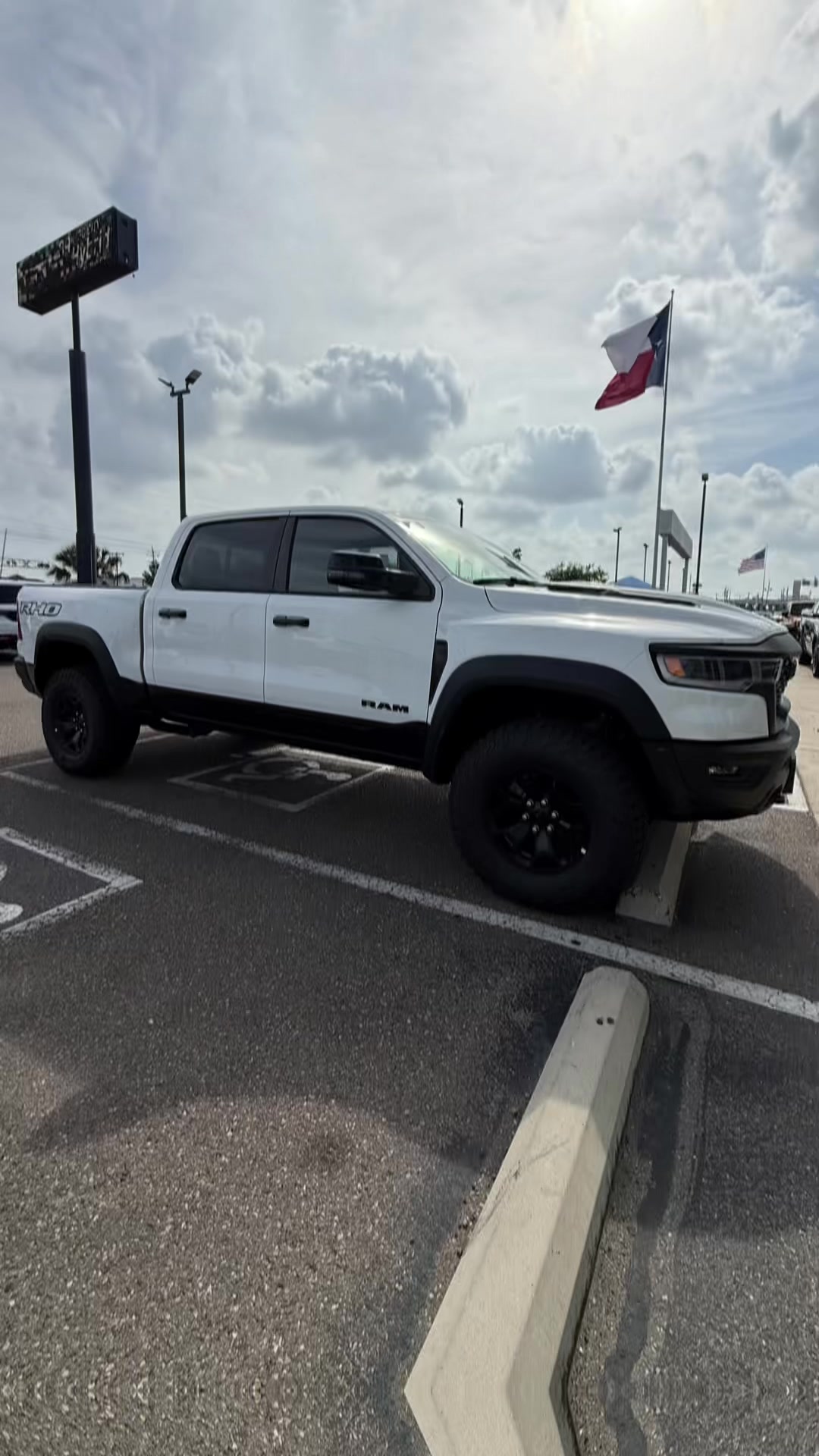 @vicsales956