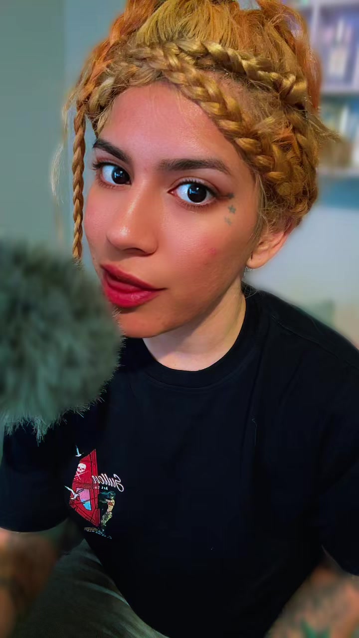 @MonaKombat