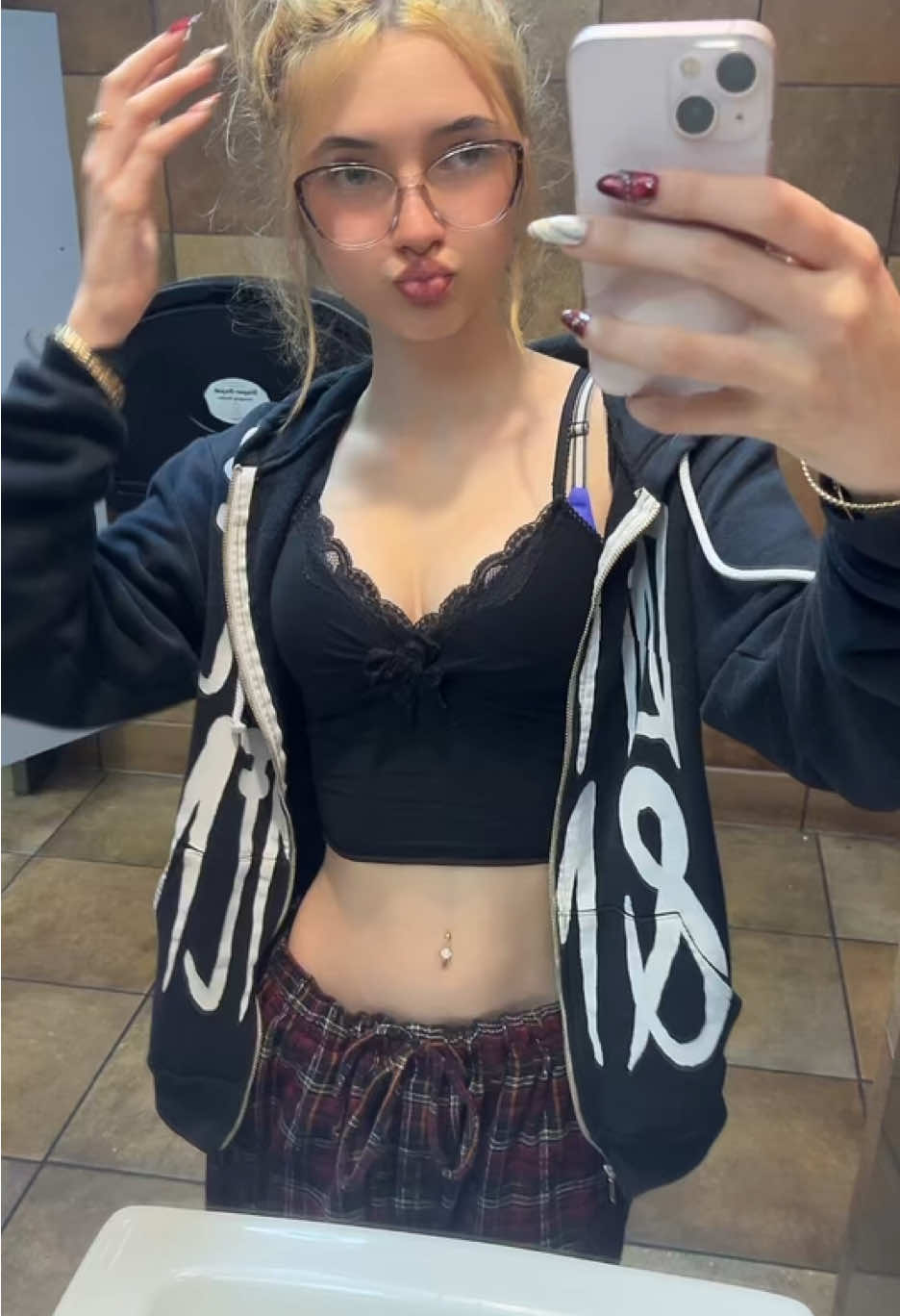 @👸🏼