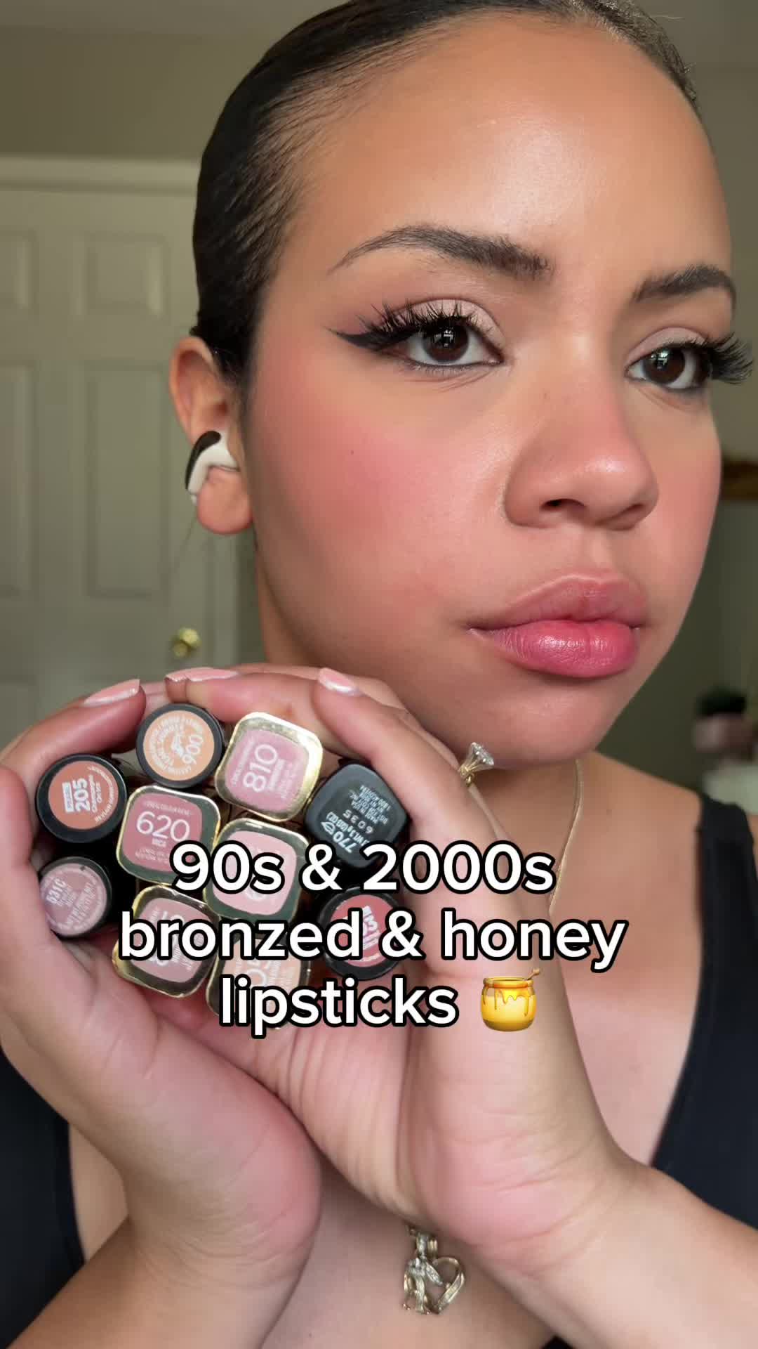 @kels | makeup tuts & more 𑣲⋆。