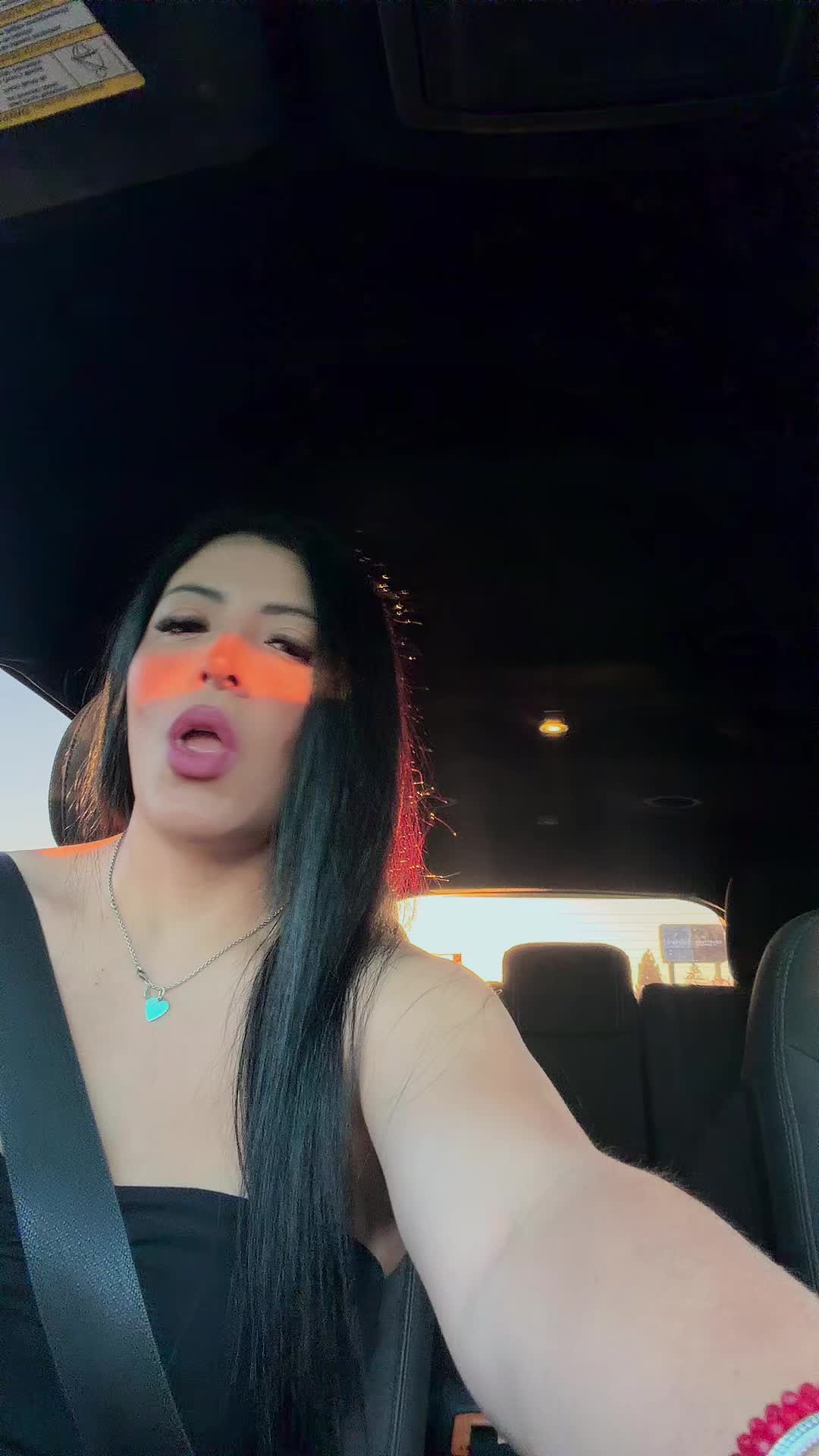 @Victoria Yessica San