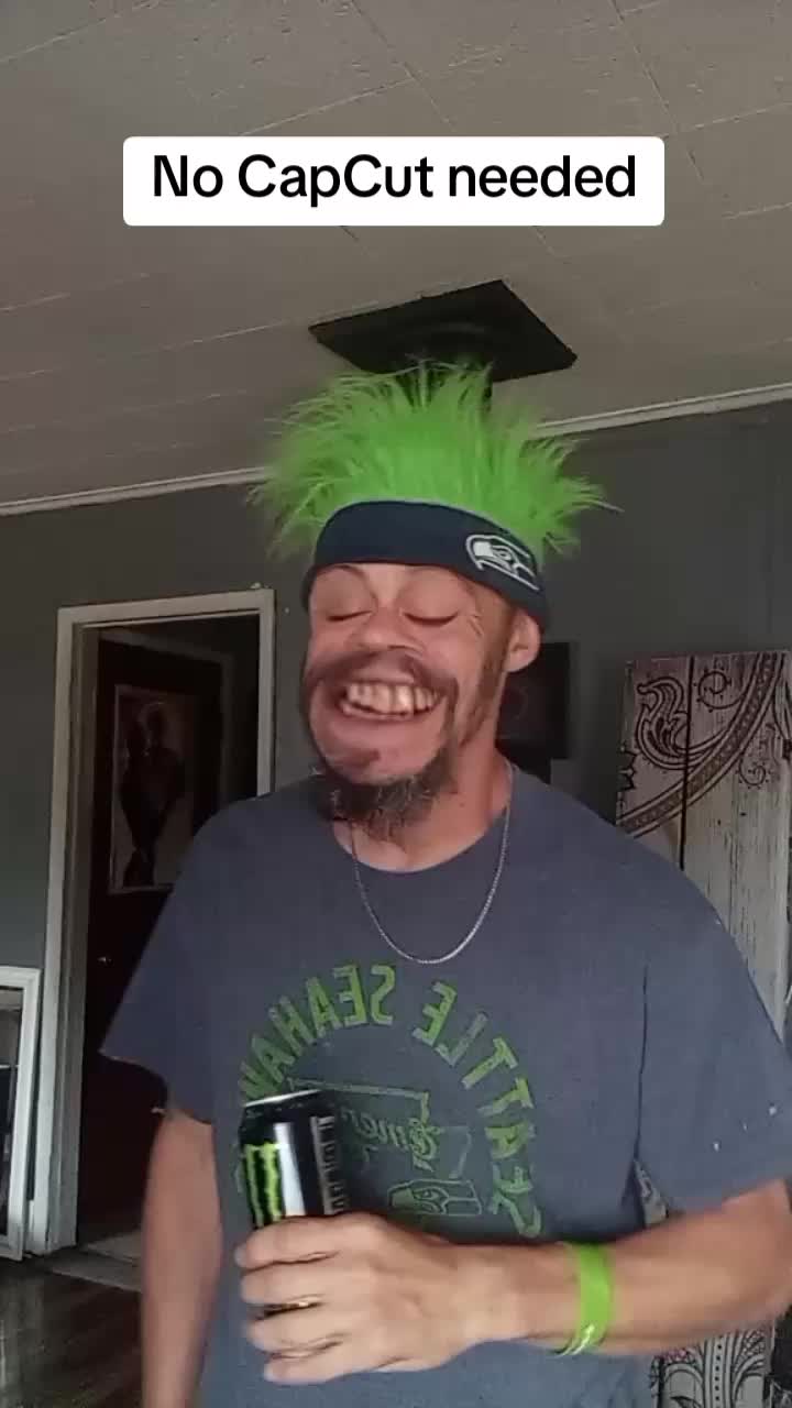 @🤪KrAzY🤪Mike C-Hawk💙💚