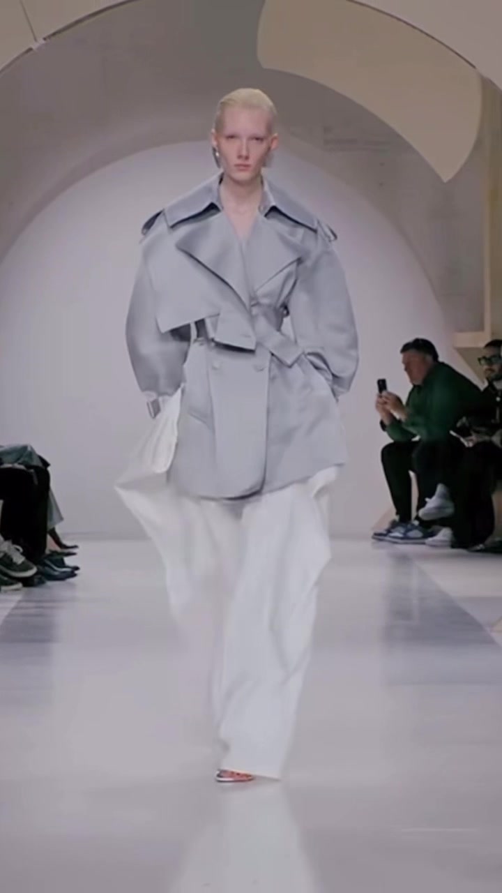 @models walk✨