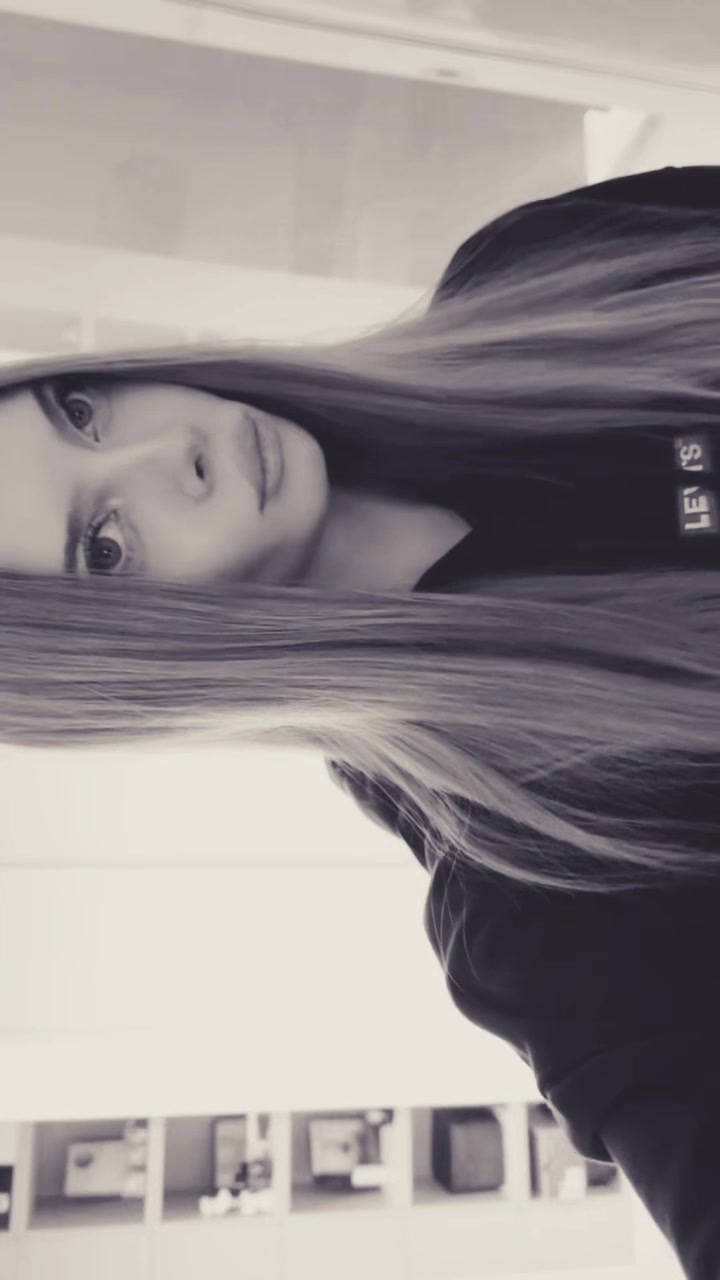 @аня