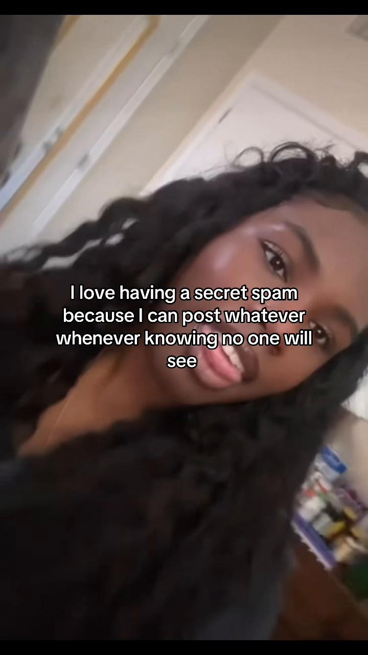 @𖣂