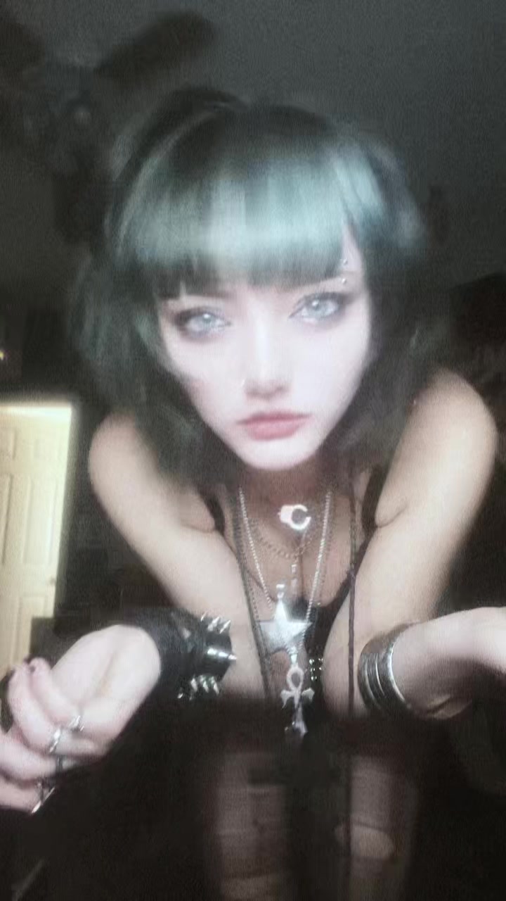 @Ch3rry_b0mb
