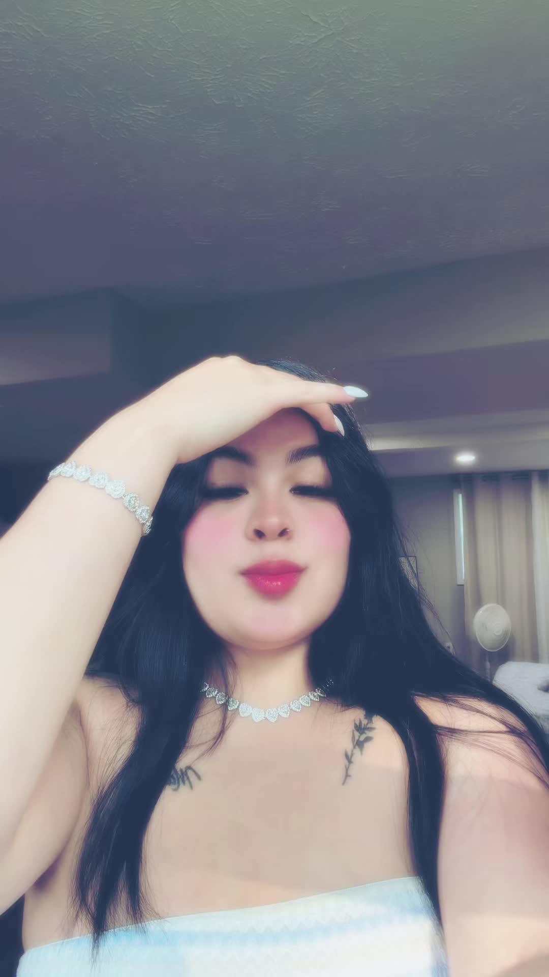 @Nicole💋🤴👸🏻🧡