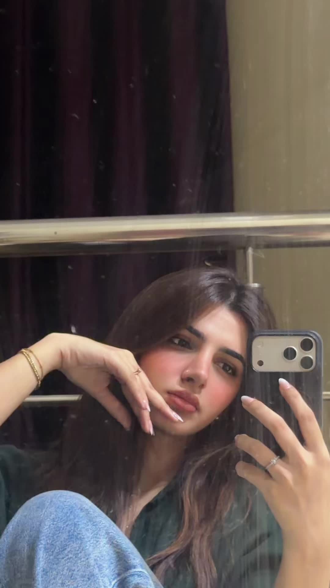 @Veeni