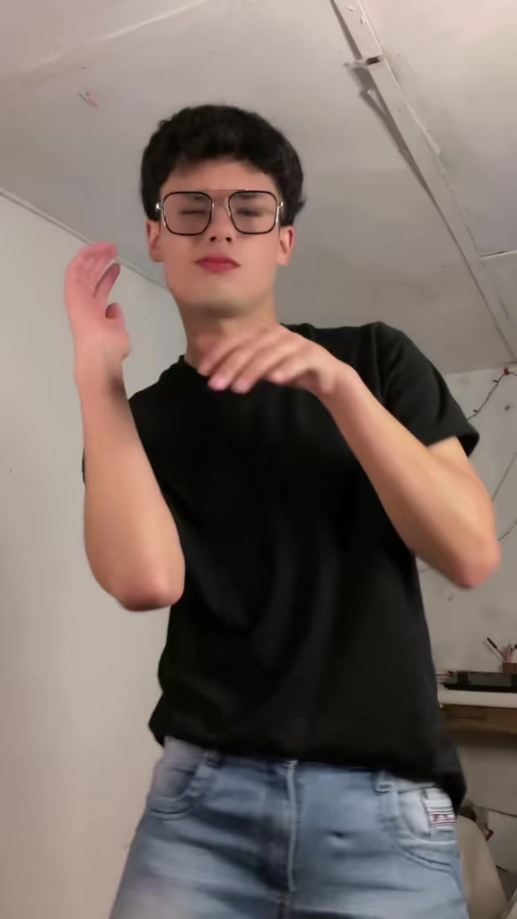 @Alejo