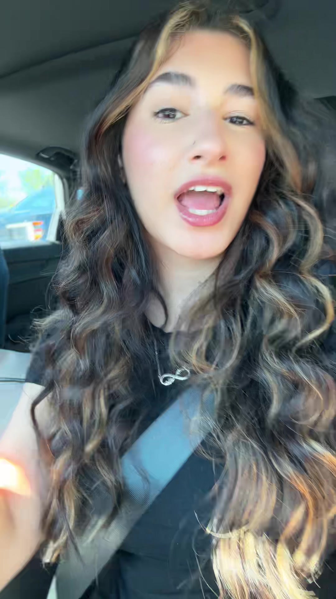 @bella🪬