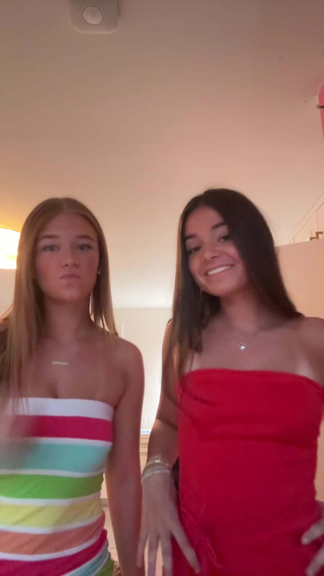 @lolaxcora