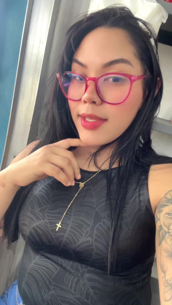@Vicky😍😈