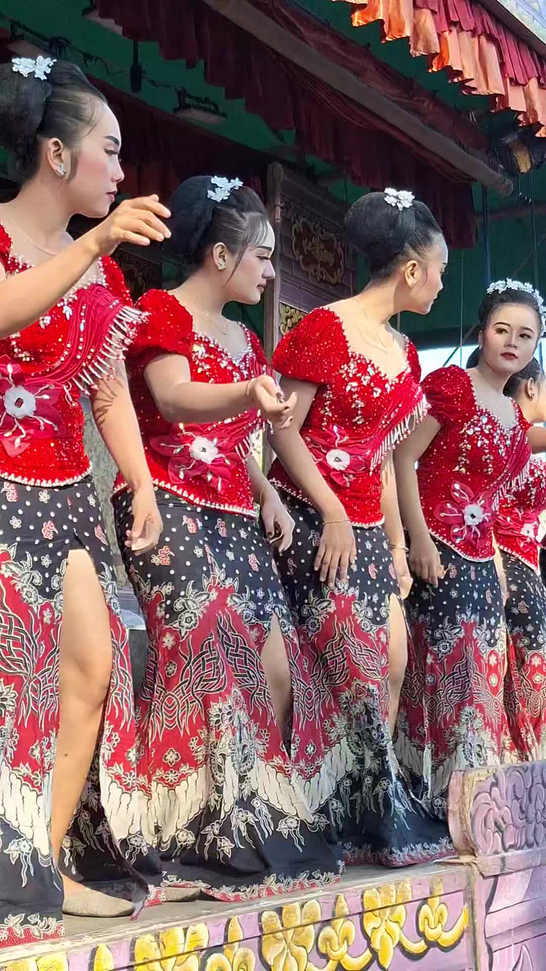 @SisiIndahSeni