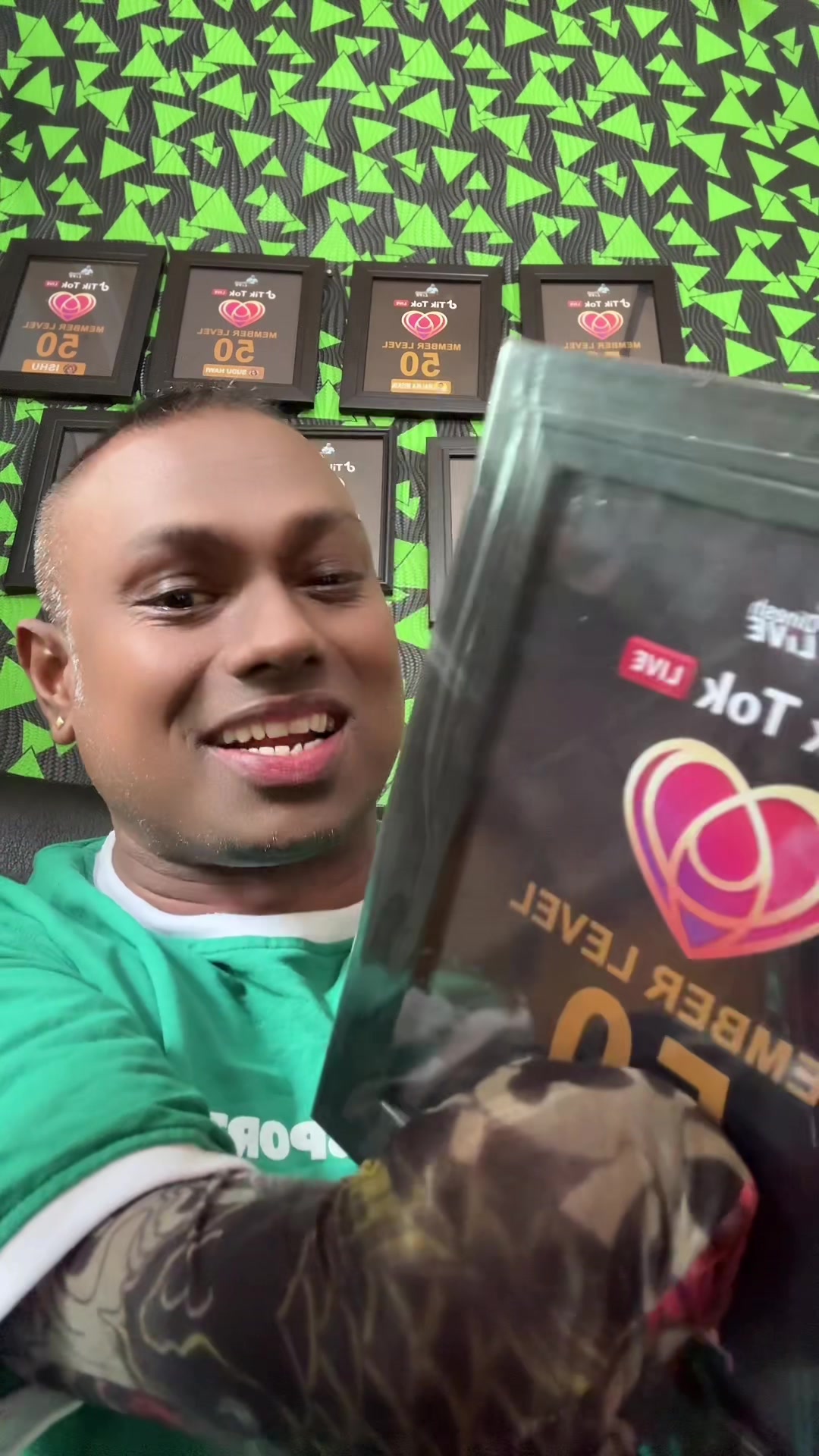 @dinesh 🇱🇰