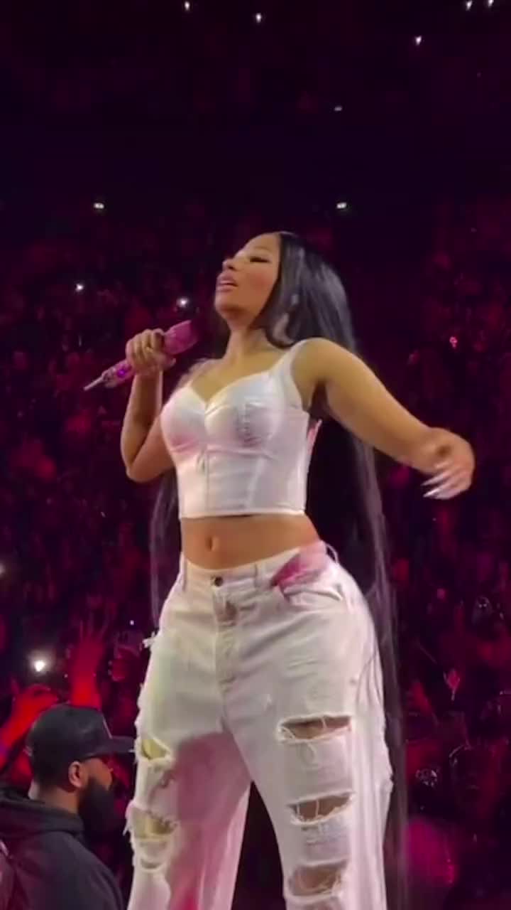@Pinkfridayy2