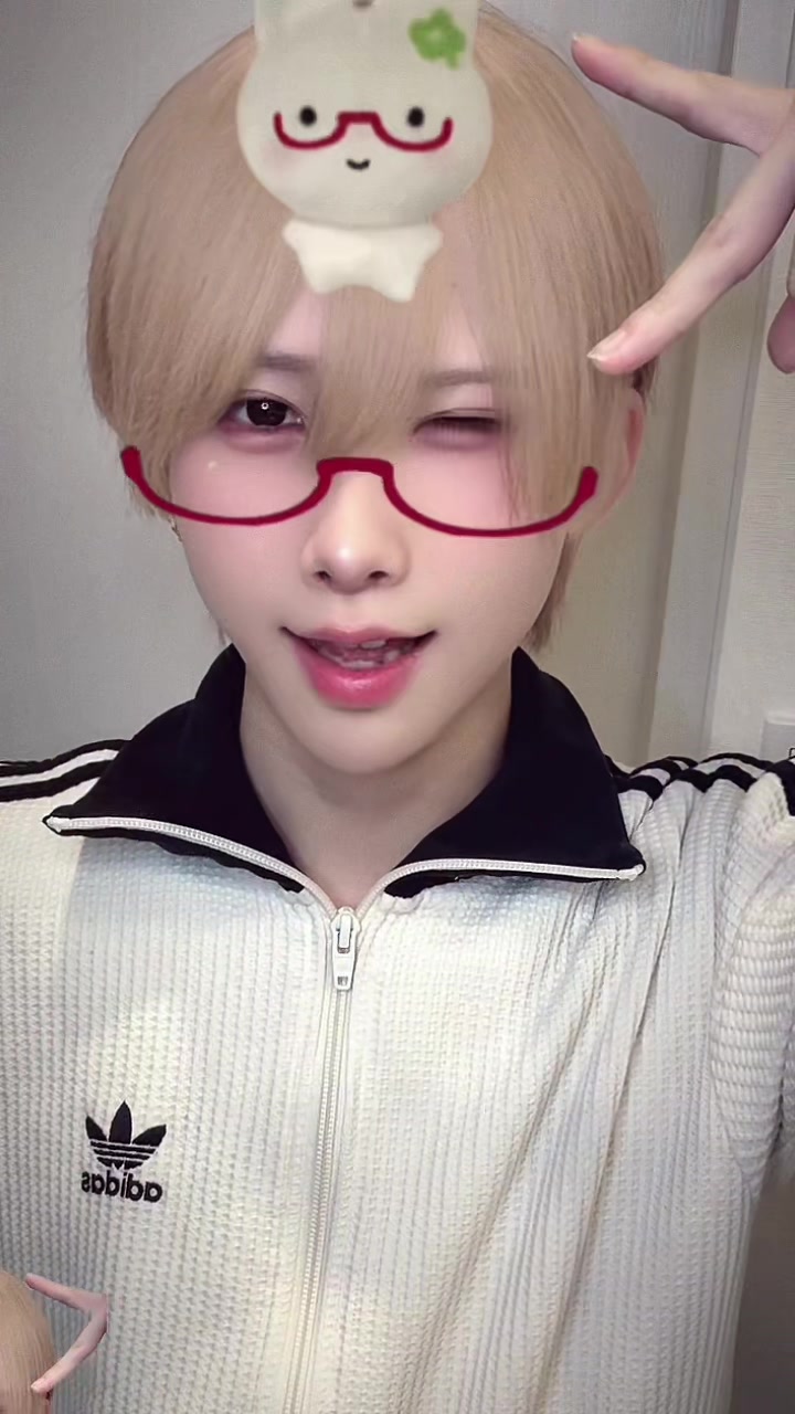 @たく
