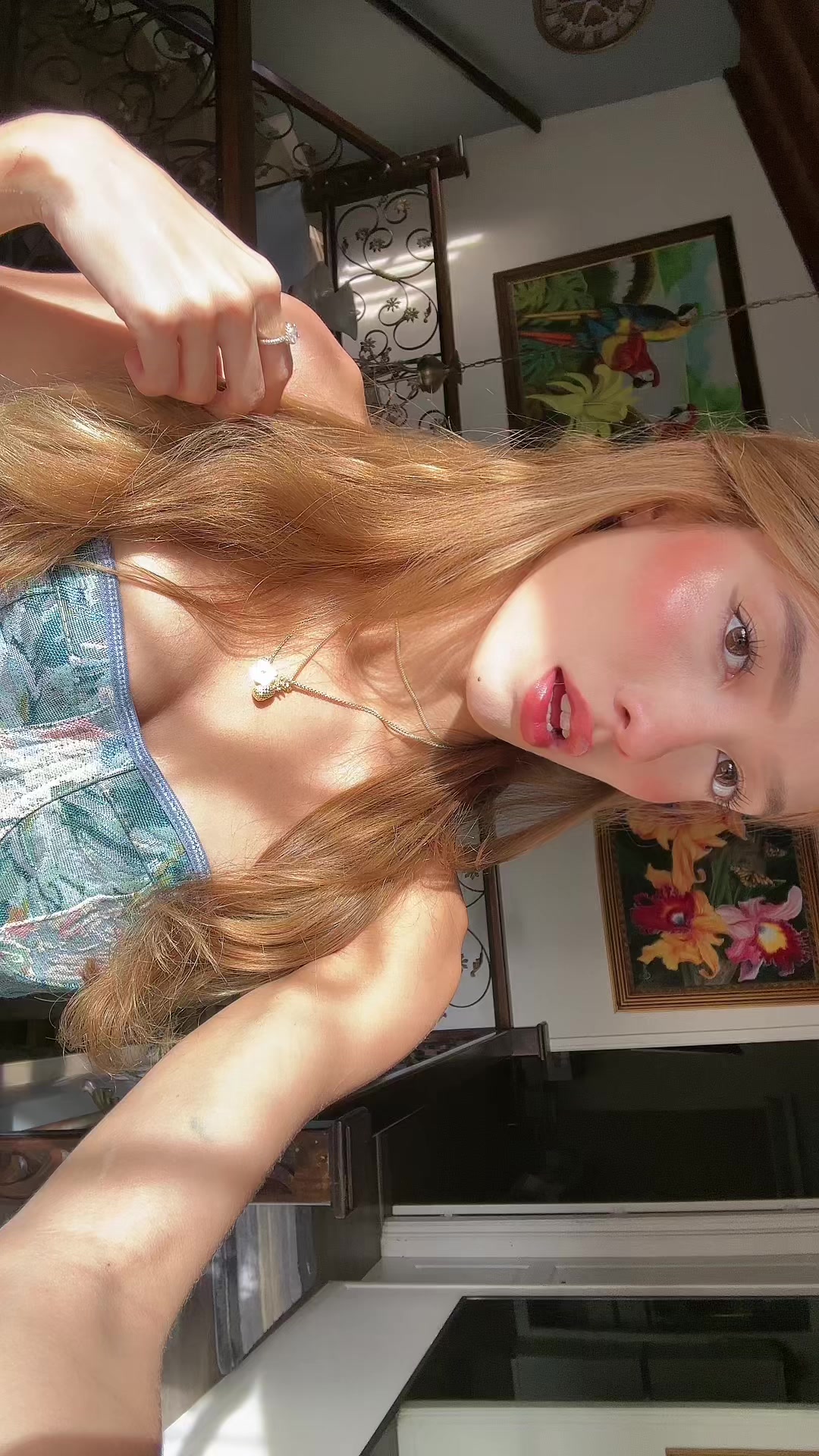 @Bella