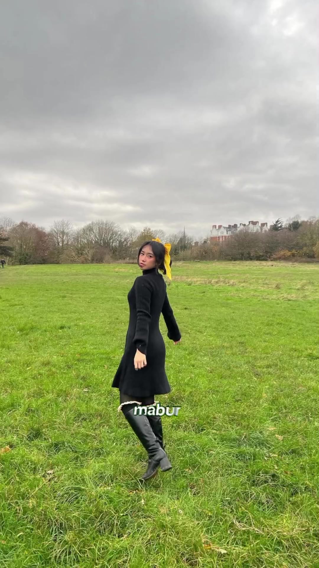 @𝘳𝘢𝘯𝘥𝘰𝘮𝘭𝘺 😼