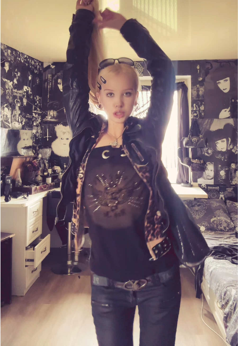 @damnwitchq