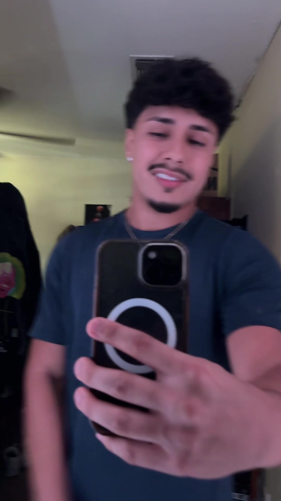 @😁