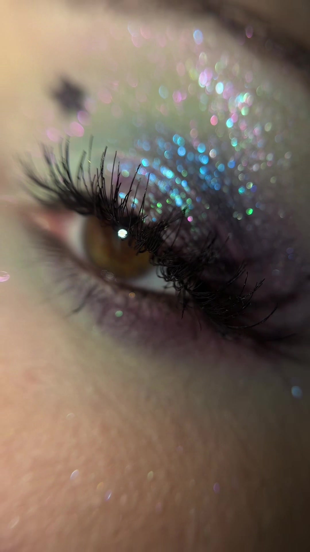 @Mika ✨ plays with makeup ✨
