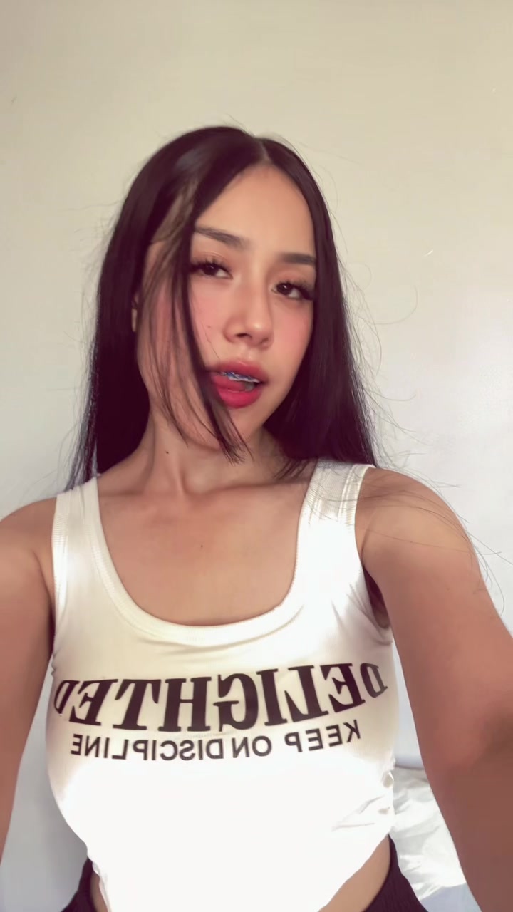 @Emy🖤