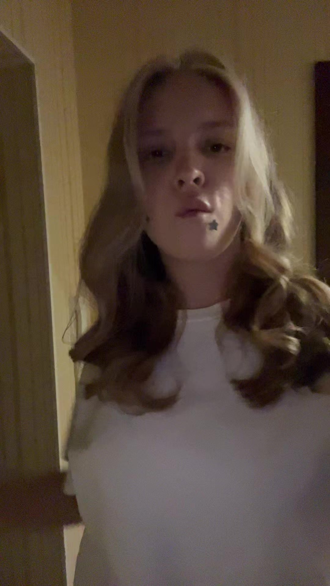 @𝐠𝐨𝐬𝐬𝐢𝐩 𝐠𝐢𝐫𝐥