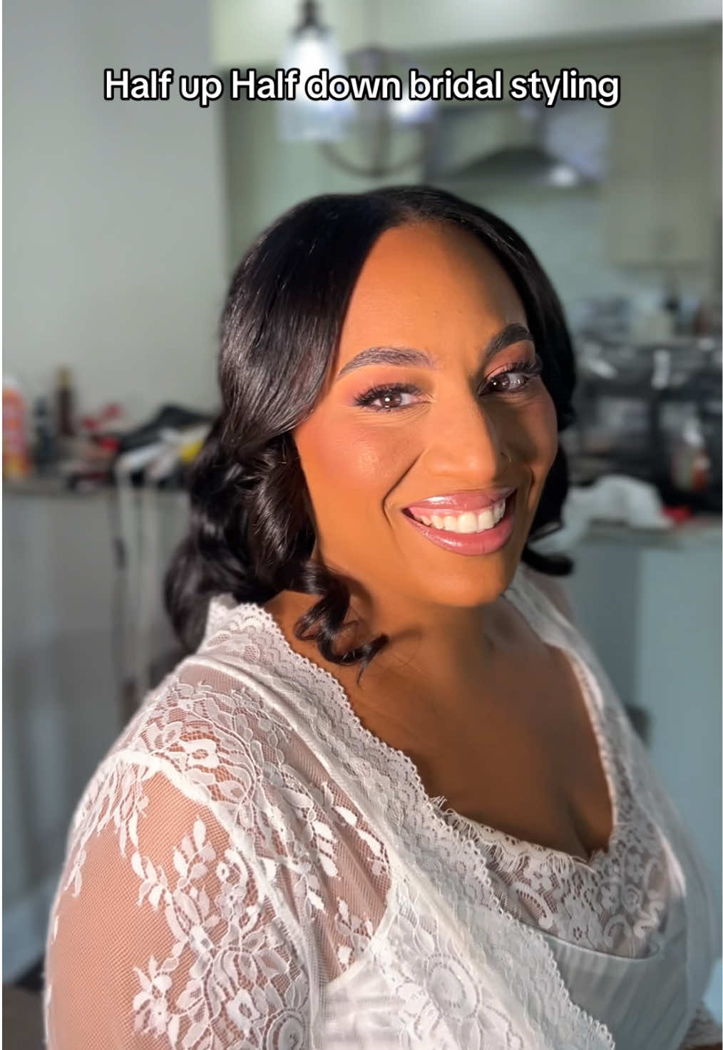 @Traveling Bridal Hairstylist