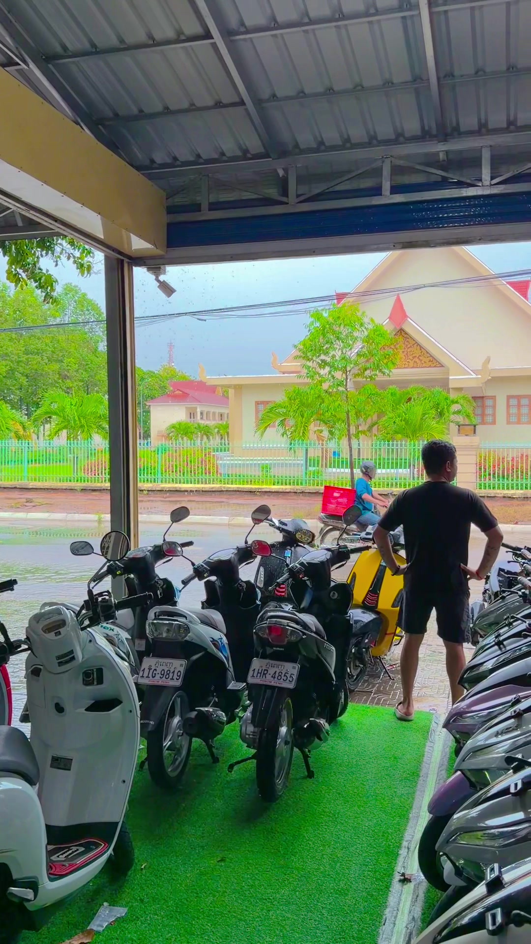 @ភាពសុភ័ក្រ្ត ទិញលក់ម៉ូតូវ៉ៃដូរ
