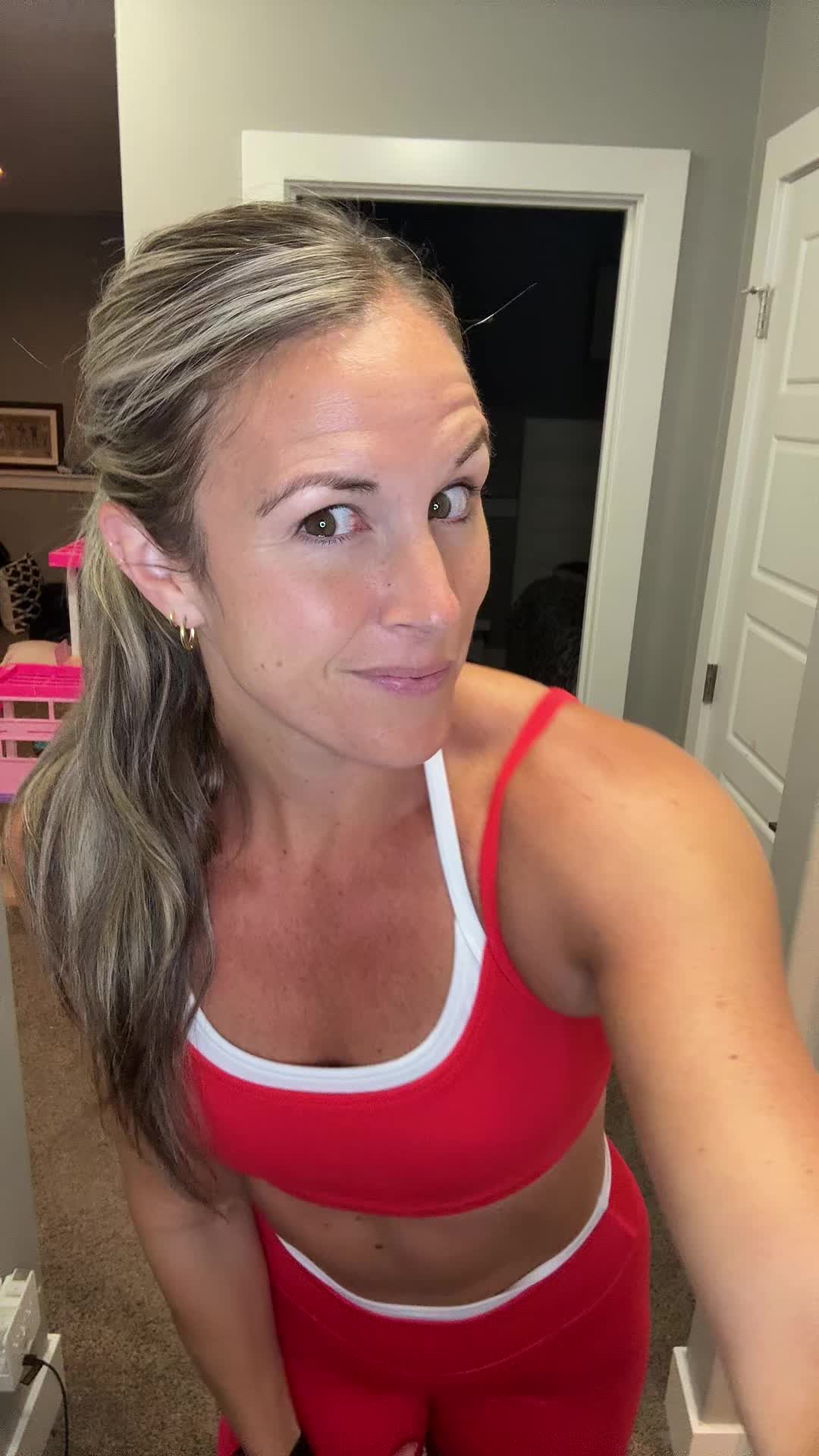 @EMILY| MAMA |TEACHER | FITNESS