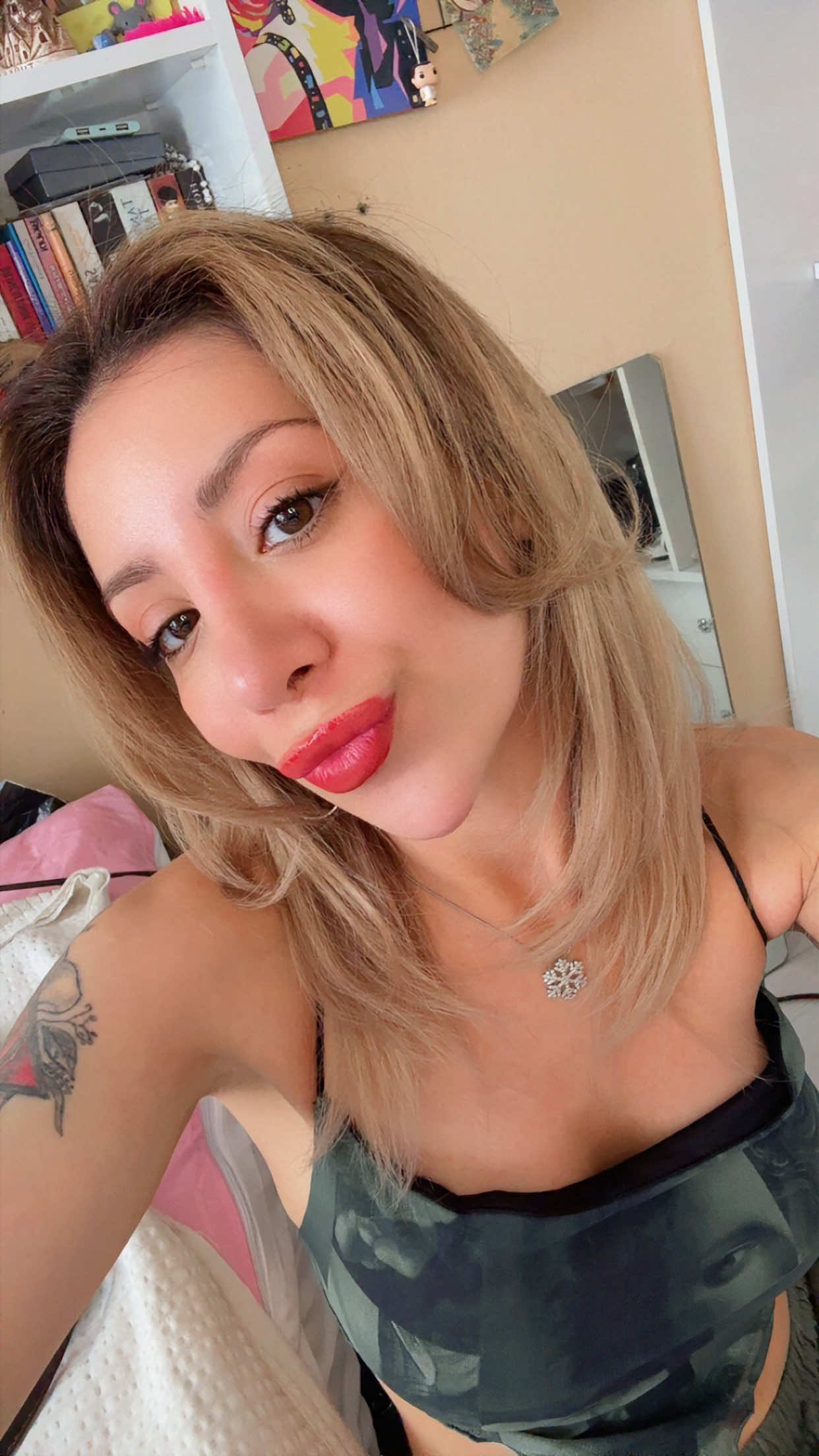 @sadecejuli