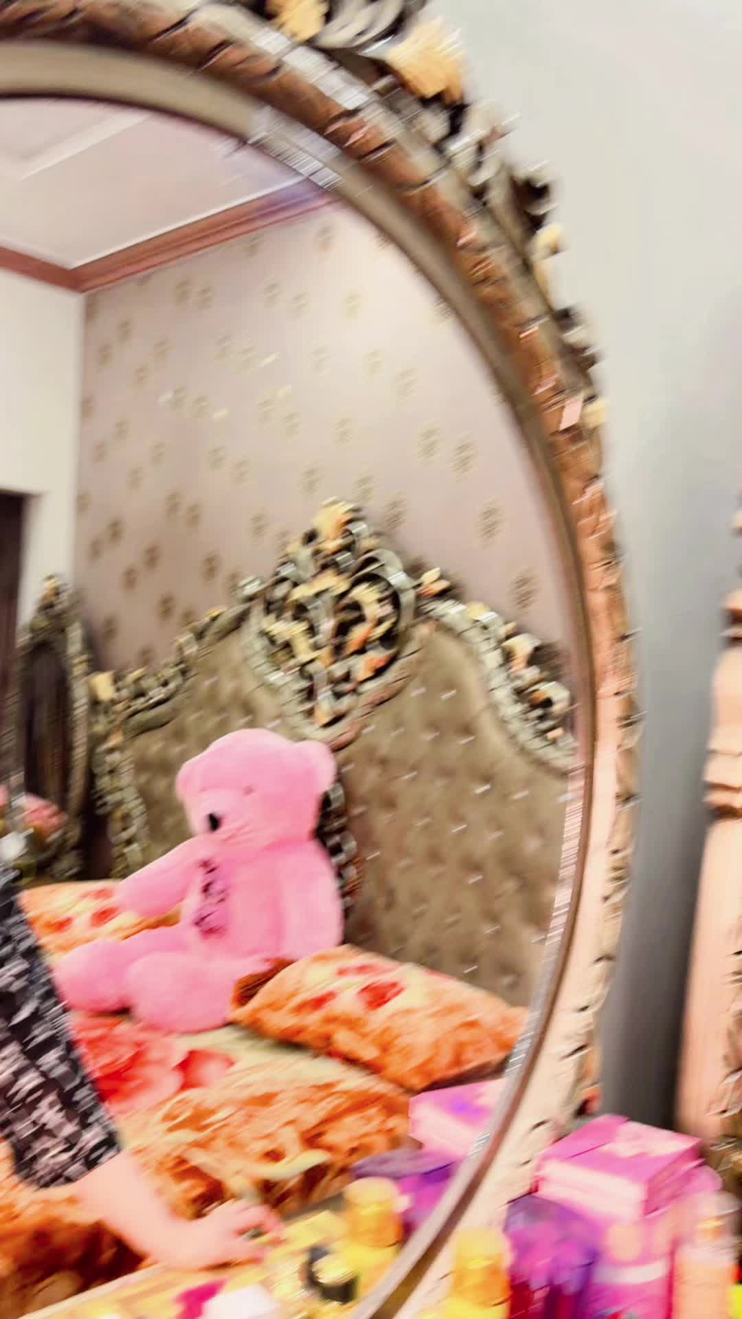 @Lovely Khan 🥀