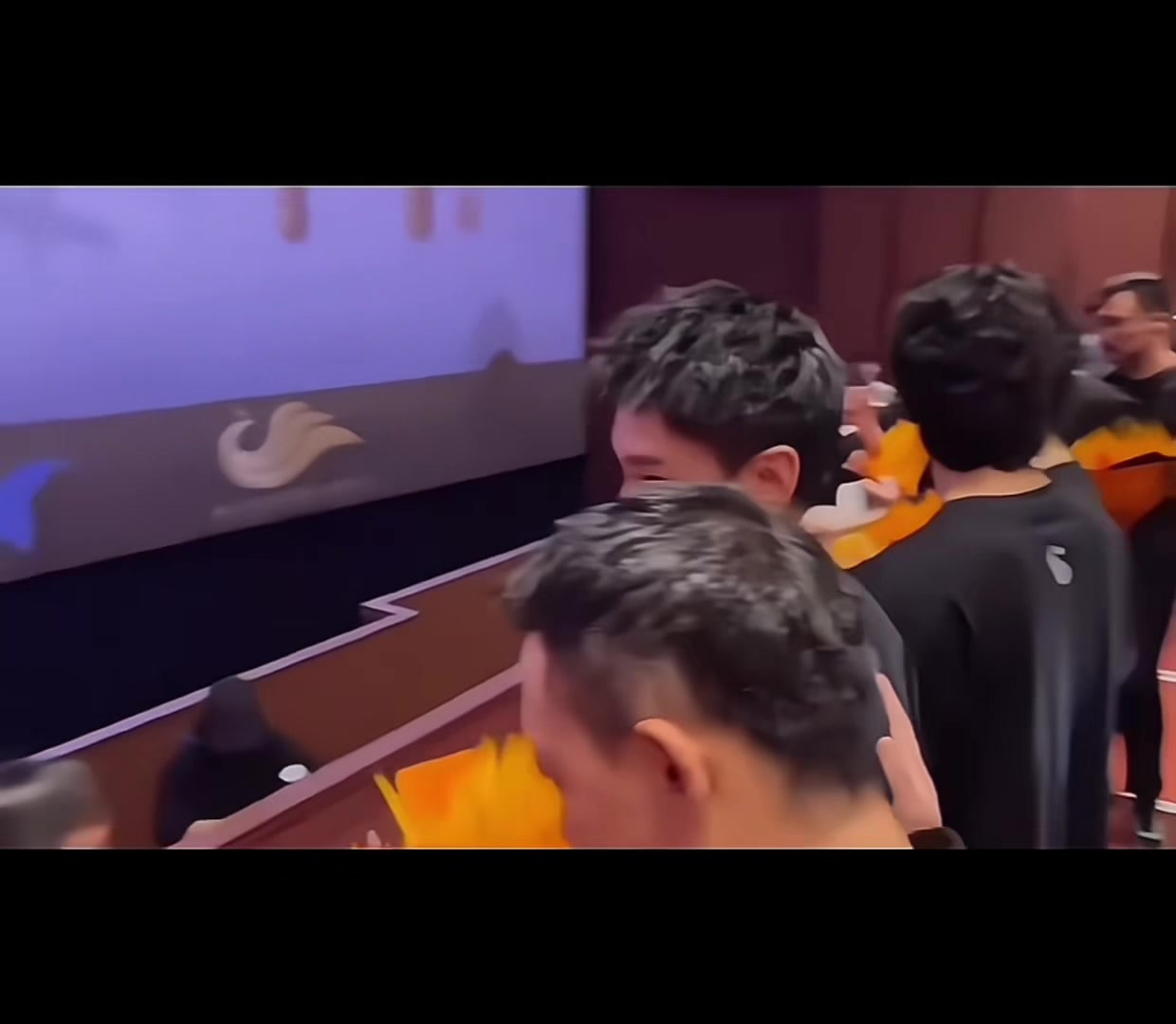 @𝙔𝙎.